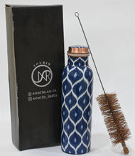 Load image into Gallery viewer, Indigo Enamel Printed Copper Bottle with Coconut Cleaning Brush &amp; Pitambari (1 Litre)