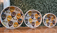 Load image into Gallery viewer, Multicolor Owls MDF Printed Round Tray (Set of 3)